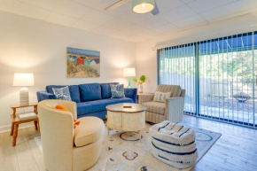 Gulf Breeze Escape with Patio and Community Pool!